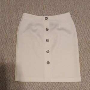 Elegant White Button-Front Skirt Size 10